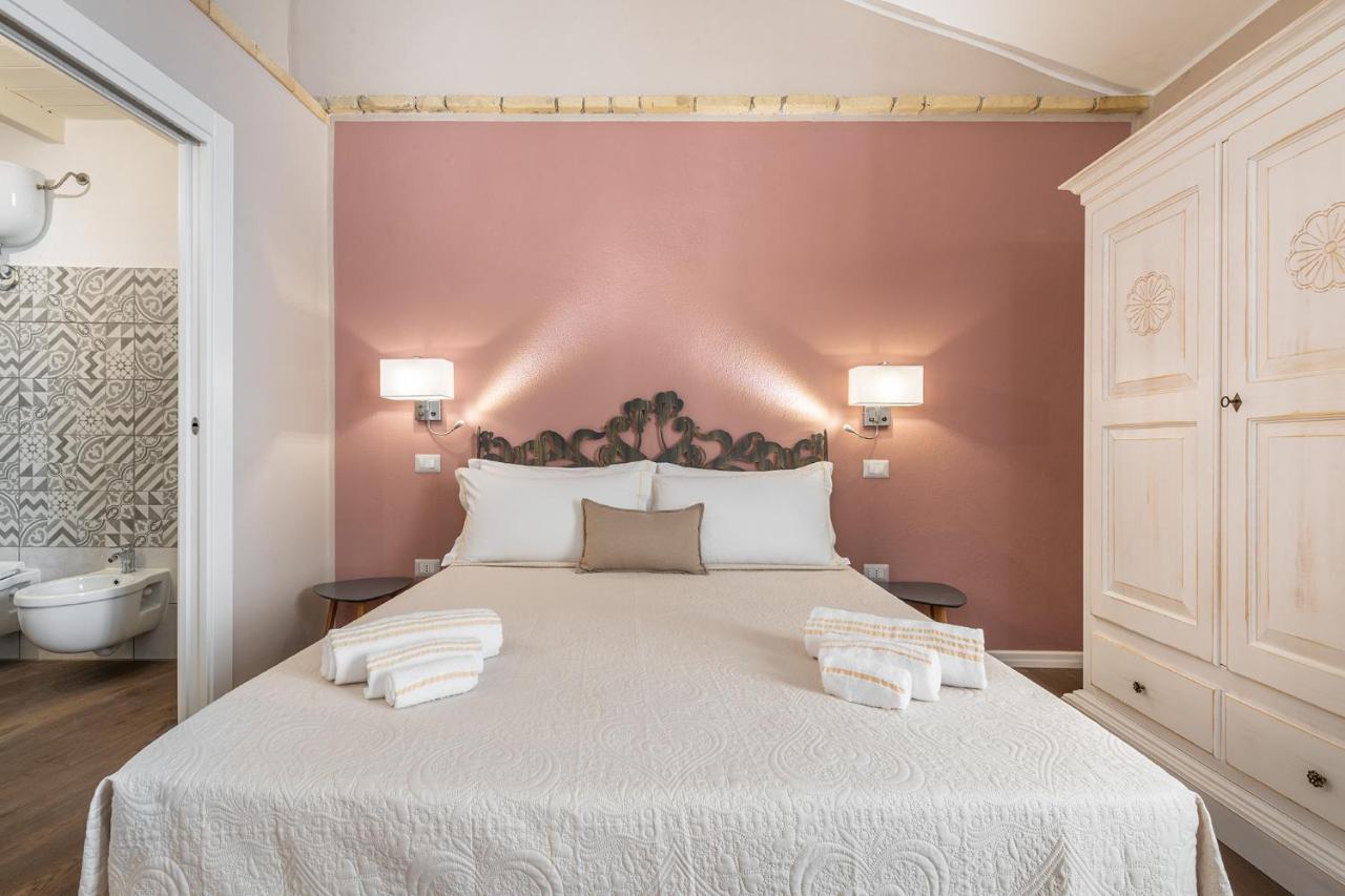 Promenade Boutique Rooms - City Centre Cagliari Bagian luar foto