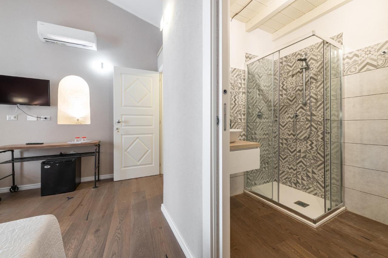 Promenade Boutique Rooms - City Centre Cagliari Bagian luar foto