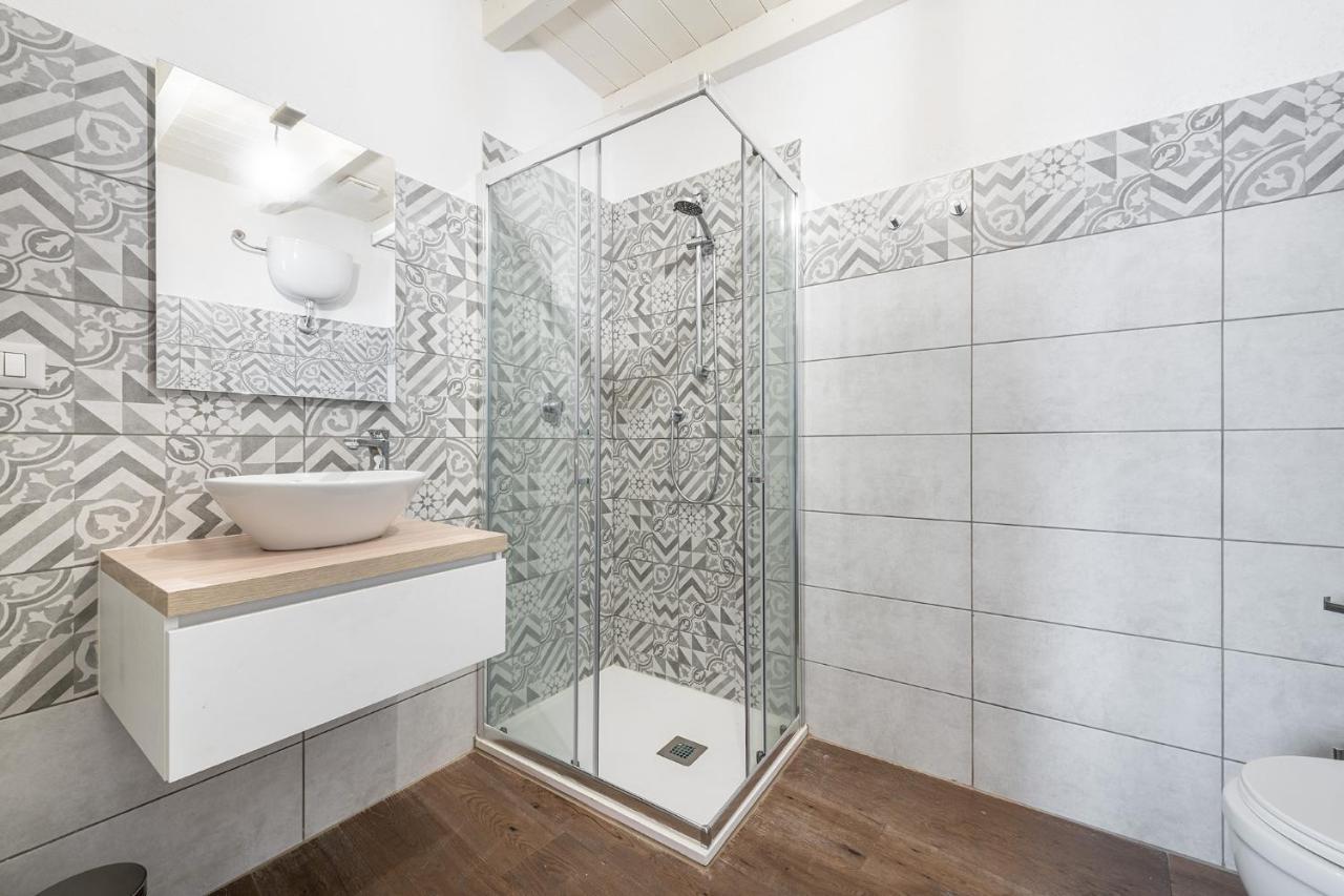 Promenade Boutique Rooms - City Centre Cagliari Bagian luar foto