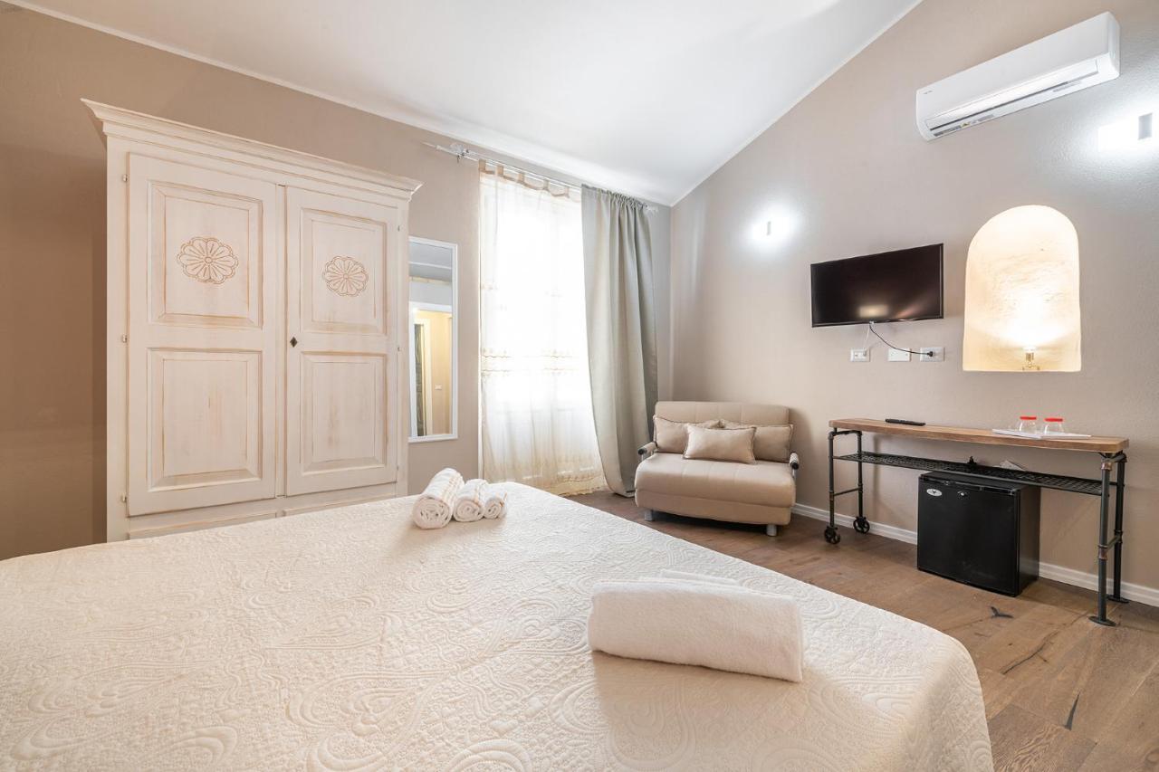 Promenade Boutique Rooms - City Centre Cagliari Bagian luar foto