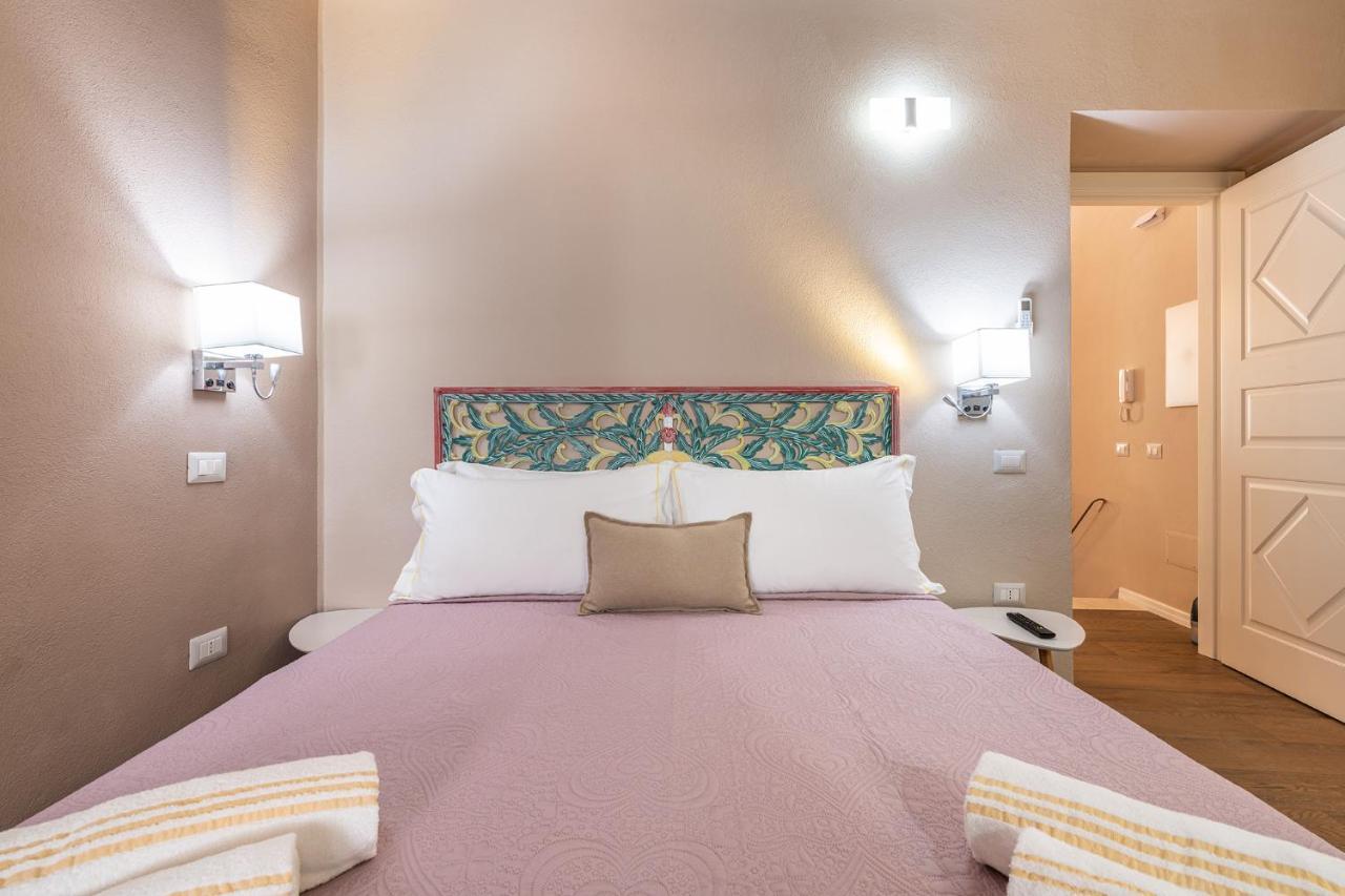 Promenade Boutique Rooms - City Centre Cagliari Bagian luar foto
