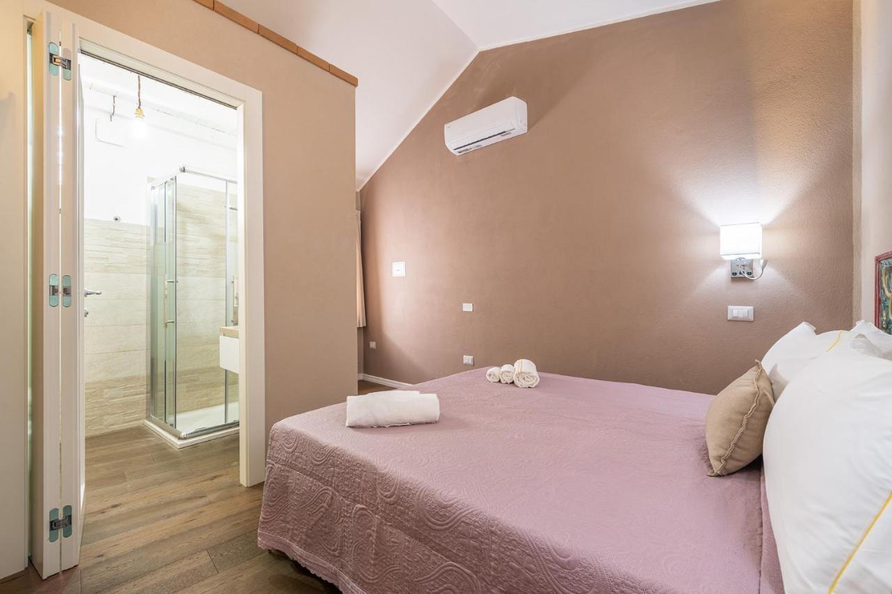 Promenade Boutique Rooms - City Centre Cagliari Bagian luar foto